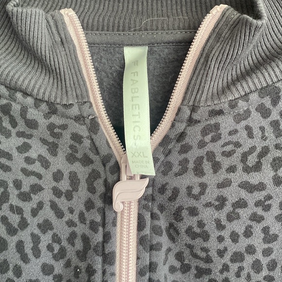 Fabletics cheetah print pullover sweater-Size XXL - Picture 2 of 5
